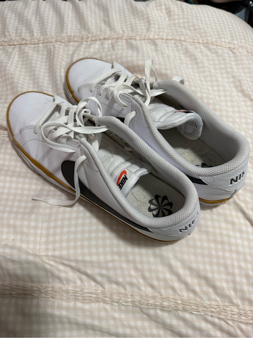 Nike Men’s White Sneakers with Black Swoosh and Gum Outsole